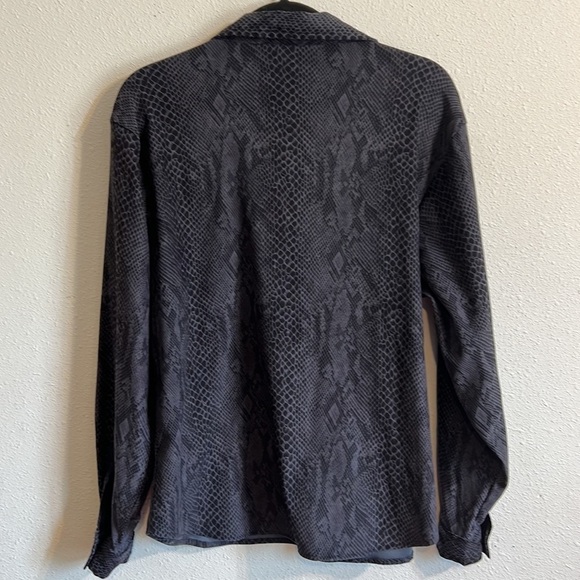Solutions New York charcoal Grey Snakeskin Print Shacket Size XL - Picture 8 of 14